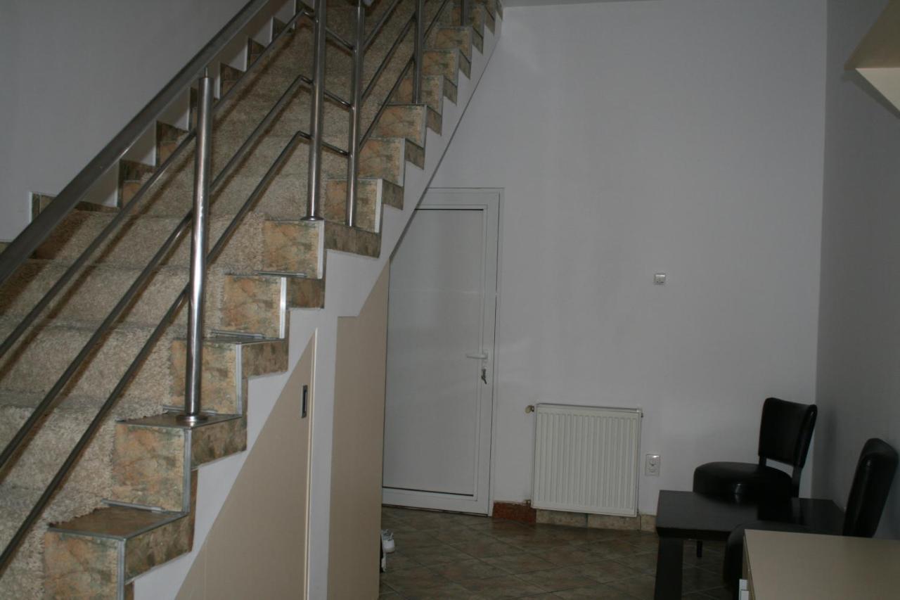 Penthouse Daniela - 3 Rooms In A Spacious Central Apartment Târgu-Mureş Exterior foto