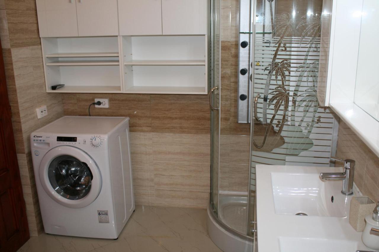 Penthouse Daniela - 3 Rooms In A Spacious Central Apartment Târgu-Mureş Exterior foto